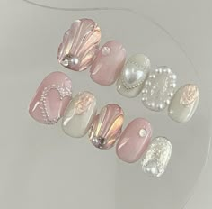 Pearl Hearts Nails, Pearl Korean Nails, Pink Nails With Pearls, Pearl Pink Nails, Pearl She’ll Nails, 3d Shell Nails, Shell 3d Nails, Korea Nail Art, Shell Nail Art