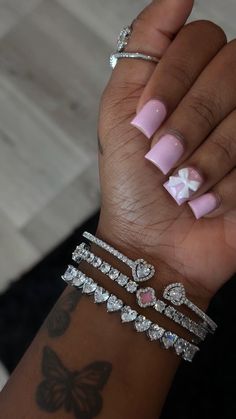 Pink And White Nails Black Women, Cute Short Nail Sets Birthday, Short Classy Nail Designs 2024, Valentine’s Nails, Short Basic Nails, Short Pretty Nails, Short Nail Inspo 2024, Plain Nail Ideas, Pink Nail Inspo Acrylic