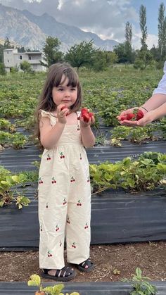 Toddler Girl Aesthetic, Girls Ask, Dad Baby, Girl Toddler, Baby Outfits