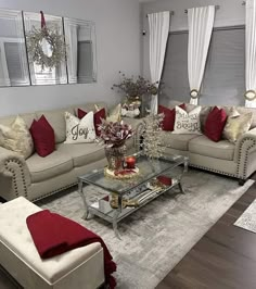 Grey And Red Christmas Decor, Red And Gold Christmas Decor Living Room, Xmas Living Room Decor, Red Living Room Decor, Tree Ideas Christmas, Red Living Room, Christmas Living Room Decor, Contemporary Decor Living Room, Living Room Decor Gray