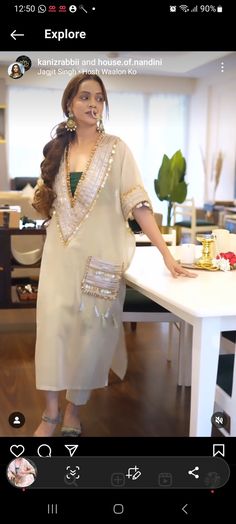 Off White Suits Women Pakistani, Kurta Suit Designs For Women, White Kurti Designs, Trendy Kurti Designs, White Suits For Women, White Pakistani Suit, Pakistani Kurta, Stylish Kurtis Design