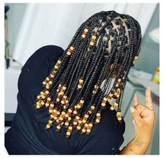 Braids And Beads, Tan Skin Blonde Hair, Braids Knotless, Short Box Braids Hairstyles, Girl Braided Hairstyles, Pelo Afro, Braids Hairstyles Pictures, Short Braids