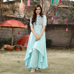 Estilo Real, Pakistani Dresses Casual, Long Dress Design, Dress Neck Designs, Sleeves Designs For Dresses