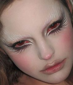 2000s Eyeshadow, Fashion Makeup Editorial, High Fashion Makeup Editorial, Eyeshadow Halloween, Makeup 2000s, High Fashion Model, 2022 Makeup, Beauty Campaign, Model Portraits