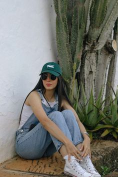 Green Cap Outfits For Women, Green Cap Outfit, Cap Women Outfit, Tomboyish Outfits, Outfits Primavera, Old Outfits