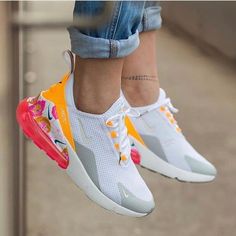 Colorful Gym Shoes, Sneakers Fashion Outfits, Adidas Shoes Women, Style Japonais, Nike Air Max 270, Gym Shoes, Best Sneakers