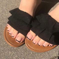 Summer Pedicure French Tip, Black And White French Tip Pedicure, French Black Pedicure, Best Pedicure Colors For Dark Skin, Black And White French Pedicure, Edgy Pedicure Ideas, Colorful French Pedicure, Dark Pedicure Ideas, White Tip Toe Nails French Pedicure