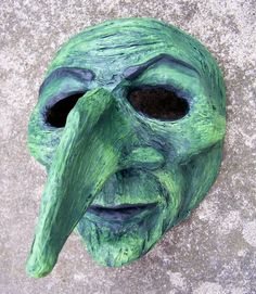 Diy Halloween Mask Paper Mache, Witch Mask Diy, Paper Mache Halloween Mask, Witch Mask, Paper Mache Mask Ideas, Diy Halloween Masks, Diy Halloween Witch, Creepy Masks