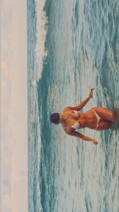 Beach Body Aesthetic Outfit, Sea Pics Ideas, Sea Inspo Pics, Foto Aesthetic Mare, Beach Pose Aesthetic, Praia Aesthetic Vintage, Beach Aesthetic Photos Instagram, Pose Al Mare, Inspo Foto Mare