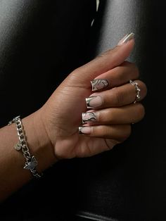 Nails Acrylic Short Chrome, Nail Inspo Acrylic Chrome, Cute Short Nail Sets Chrome, Silver Birthday Nails Short, Short Acrylic Full Set, Short Acrylic Nails Diamond Designs, Chrome Acrylic Nails Short, Sliver Nails Short, Gems On French Tips