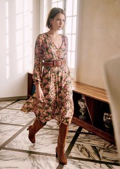 Sezane Lookbook, Milla Dress, Mommy Style, Flower Print Dress, Winter Dresses, Flower Print, Boho Outfits, Boutique Clothing