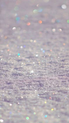 a blurry photo of the ground with some bubbles