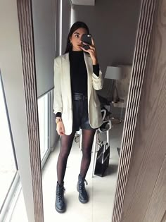 Leather Shorts Combat Boots, Leather Blazer And Shorts Outfit, Leather Shorts Work Outfit, H&m Boots Outfit, Leather Shorts With Blazer, Shorts Combat Boots Outfit, Combat Boots Shorts Outfit, Shorts And Combat Boots Outfits, Black Shorts Outfit Winter