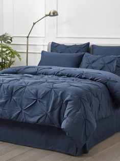 Blue pleated bed set 8 pieces - Wapas Pintuck Bedding, Navy Comforter, Navy Bedding, Fluffy Comforter, King Size Comforter Sets, Blue Bedding Sets, King Size Comforters, Twin Comforter Sets, Bed Comforter Sets