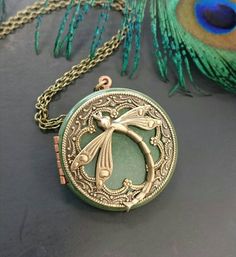 Dragonfly Locket Pendant Necklace  Vintage Style by PinkLaLou Daughter Wedding Gifts, Locket Necklace Vintage, Locket Pendant Necklace, Vintage Lockets, Photo Locket, Personalized Wedding Gifts, Locket Necklace, Jewellery Making, Cute Jewelry