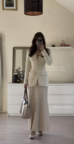 Office Outfits Women Trousers, Old Money Aesthetic Modest Outfit, Business Casual Outfits Modest, Maxi Skirt Outfit Classy, Modest Business Professional Outfits, Bussines Outfit Women Chic, Outfits For Events Classy, Interview Outfit Dress, Business Skirt Outfits