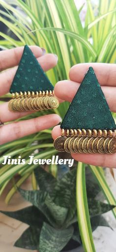 Cloth Jewellery Handmade Tutorial, Handmade Fabric Jwellery, Traditional Handmade Thread Jewelry, Cloth Jewellery Handmade, Fabric Jewelry Handmade, Stitching Hacks, Jute Jewellery