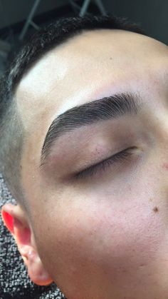 Men With Good Eyebrows, Eye Brows For Men, Men’s Eye Brows, Men’s Clean Eyebrows, Men Eyebrows Shaping, Eyebrow Cut Men, Guy Eyebrows, Thick Eyebrows Men