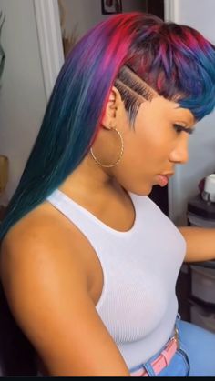 Two Tone Bob, Colour Hairstyles, Creative Hair Color, Creative Hair, Hair Twist, Hair Flow, Quick Weave Hairstyles, Twist Styles, Multicolored Hair