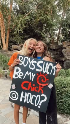 Sadie Proposals Ideas, Hoco Poster Ideas, Hoco Proposal Ideas, Homecoming Jeans Ideas, Sadies Proposal, Cute Hoco Proposals, Homecoming Poster Ideas, Cute Promposals, Prom Posters