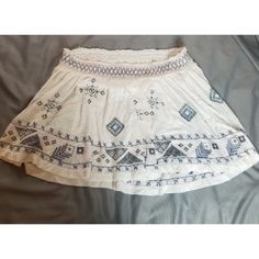 Free People White Skirt Elastic Waistband Materials: 100% Viscose Machine Washable Typically Ships Same Or Next Day. Item Shipped In A Weatherproof Bag. Please Ask If Any Further Information Or Pictures Are Needed. Offers Welcome. A White Bohemian Mini Skirt, Relaxed Fit, Free People Skirt, White Skirt, White Skirts, Free People, Womens Skirt, Color White, Elastic, Ships