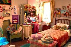 a child's bedroom decorated in pink and green