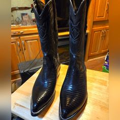 Brand New Pair Of Men's Black, Handmade Lizard Skin Cowboy Boots...Beautiful Pair Of Boots! Size 9 1/2 Ee. Fitted Black Moc Toe Boots, Western Style Black Boots For Business, Black Western Boots For Formal Occasions, Dressage Boots, Ugg Boots Men, West Boots, Suede Cowboy Boots, Black Lizard, Black Cowboy Boots