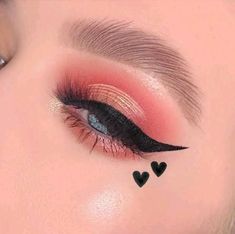 Eye Makeup Glitter, Eyeliner Designs, Cute Eye Makeup, Make Up Inspiration, Graphic Makeup, Eye Makeup Pictures, Valentines Makeup, Eye Makeup Designs, Makijaż Smokey Eye