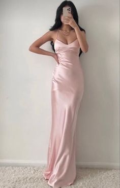 Long Baby Pink Dress, Pink Aesthetic Prom Dress, Pink Satin Dress Aesthetic, Pale Pink Satin Dress, Pretty Silk Dresses, Light Pink Prom Dress Aesthetic, Pink Dress For Graduation, Pastel Silk Dress, Pink Graduation Dress Long