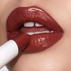 Happiberry: Hyaluronic Happikiss: Hydrating Lipstick Balm  | Charlotte Tilbury Maquillage On Fleek, Hydrating Lipstick, Smink Inspiration, Makijaż Smokey Eye, Makati, Makeup Eyeliner, Pretty Makeup