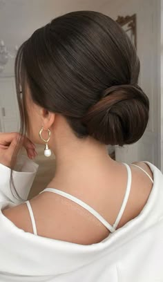 Simple Low Bun, Elegant Bun, Wedding Hair Up, Guest Hair, Bridal Hair Buns, Wedding Hair Inspiration, Low Bun