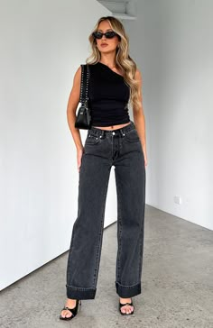 Always Be Yourself Low Rise Straight Leg Jeans Black Acid Wash Nice Black Jeans Outfit, Womens Casual Streetwear, Women Casual Wear, Lazy Street Style, New Style Outfits For Women, Going Out Outfits Late 20s, Black Jean Going Out Outfit, What To Pair With Jeans, Comfortable Street Wear