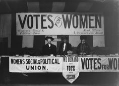 Suffragette Movement, London Docklands, Women's Suffrage, Suffrage Movement, Early Photos, Three Women, London Museums, Women's History, Women Artists