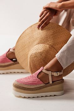 Take bold steps in this major pair, featuring a slightly wedged platform sole with espadrille detailing and an intricately woven upper. **Features:** Slip-on style, woven T-style uppers, round toe, adjustable slingback strap, espadrille details, layered platform sole, slight wedge heel, toothed outsole **Why We | Morning In Mykonos Espadrilles Shoe by FP Collection at Free People in Pink, Size: US 8 Closed Toe Summer Shoes, Best Summer Shoes, Top Trending Shoes, Comfort Shoes Women, Wedge Espadrilles, Chic Shoes, Free People Shoes, Leather Clogs, Platform Wedge