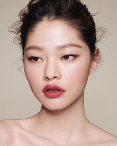 beautiful Makeup Bibir, Monolid Makeup, Smudged Eyeliner, Make Up Inspiration, Waterproof Lipstick, Photographie Portrait Inspiration