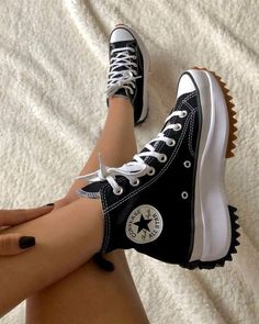 -Hola soy t/n villanueva salazar más conocida como t/n skabeche , ten… #detodo # De Todo # amreading # books # wattpad Chuck Taylor All Star Lugged, Baskets Converse, Converse Platform