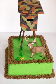 a cake that looks like a deer house