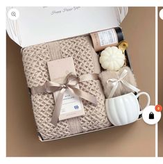 two pictures show the contents of a gift box