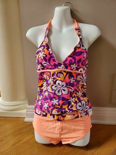 NEW Breaking Waves Girls Hibiscus Tropical 2PC Set Swimsuit Tankini Top Size 16. From smoke and pets free home. Tropical Clothes, Tropical 2000s, 2000s Stuff, Luau Outfits, Swimsuit Tankini, Breaking Waves, Throwing Fits, Tropical Outfit, Outfits 2000s