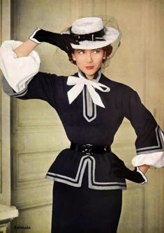 Diane on Whidbey Island: My Top 10 Pierre Balmain Favorites From 1950 Dorothy Dandridge, Fashion 1950s, French Fashion Designers, Retro Mode, Pierre Balmain, Vintage Couture, Vestidos Vintage, Vintage Vogue, 50s Fashion