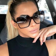 Sunglasses Women Oversized, نظارات شمسية, Sunglasses Women Fashion, Estilo Hip Hop, Cat Eyes, Trending Sunglasses, Gradient Sunglasses, Luxury Sunglasses, Oversized Sunglasses