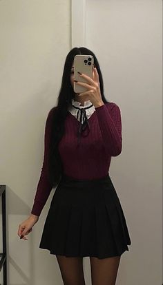 Girly Dark Academia, Persephonesblood Alessia, Batman Oc, Academia Outfits, Best Winter Outfits, Makeup Mistakes, Midi Skirts, Perfect Makeup, Feminine Outfit