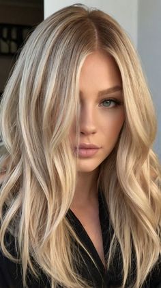 Blonde Hair Styles Straight, Light Blonde Hair Natural, Warm Light Blonde Hair, Neutral Blondes, Platinum Shag, Full Head Blonde Highlights, Platinum Lob, Hair Color Platinum, Clean Blonde