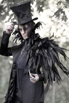 Raven Costume, Makeup Clown, Gothic Type, Halloween Makeup Clown, Mode Steampunk, Dark Circus, Mens Halloween Costumes, Costume Makeup, Gothic Jewelry