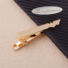 "A carefully crafted delicate tie clip for men.  Perfect for the skinny ties!! Size: 5 *0.6cm Material: metal \"Custom Engraved， The tie clips can be personalized with a message of your choice, initials, date ，You can also put a secret message or date on the back of the clip as seen in the third picture. Customize Our Tie Clip with Any Name or Initials for a One of a Kind Gift He Will Love.if you don't like the word which on the photo . please contact me  I will be based on you need for you desi Custom Tie Clip, Gifts Husband, Best Man Gift, Personalized Tie, Groomsmen Gifts, Custom Ties, Tie Clips, Secret Messages, Tie Tack