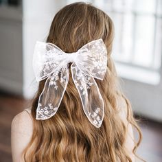 PRICES MAY VARY. ❥Note: 1 Pack Handmade Big Bow for Women Girls: Size: 7.5 * 8.6 Inch; Color: Pure White. (Pure white is always a safe choice to consider, but be sure to pay attention to the size when you order). Not only for hair barrettes but also can be used as bags or hats DIY accessories. ❥Unique and Beautiful: Dress your little angel to take the limelight with the baby girls bow Hair Clip from our shop. This hair clip has a large lace bow that'll catch everyone's gaze. The alligator hair c Wedding Party Beach, Cute Hair Ties, Accessories For Wedding, Beach School, Hair Bows For Girls, Diy Hair Accessories Ribbon, Baby Hair Bands, Large Hair Bows, Bows For Girls