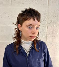 Micro Fringe Mullet, Mullet Micro Bangs, Growing Out Mullet, Short Pixie Mullet, Queer Mullet, Skullet Haircut, Creative Haircuts, Chelsea Cut