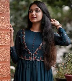 Sleeves Designs For Dresses Latest Sleeves Designs For Dresses, Coat Model Long Frocks, Coat Model Kurtis, Long Frock Designs, Latest Dress Design, Simple Kurta Designs, Designer Kurti Patterns