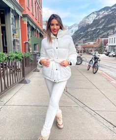 All white Apres ski wear for Colorado Ski Wear