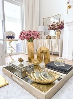 #homedecor, #interiordesign, #homedesign, #decor inspiration Gold Console Table Decor, Cofee Table Decor, Gold Vase Decor, Gold Tray Decor, Cozy Closet, Happy Environment, Silver Living Room, Gold Room Decor